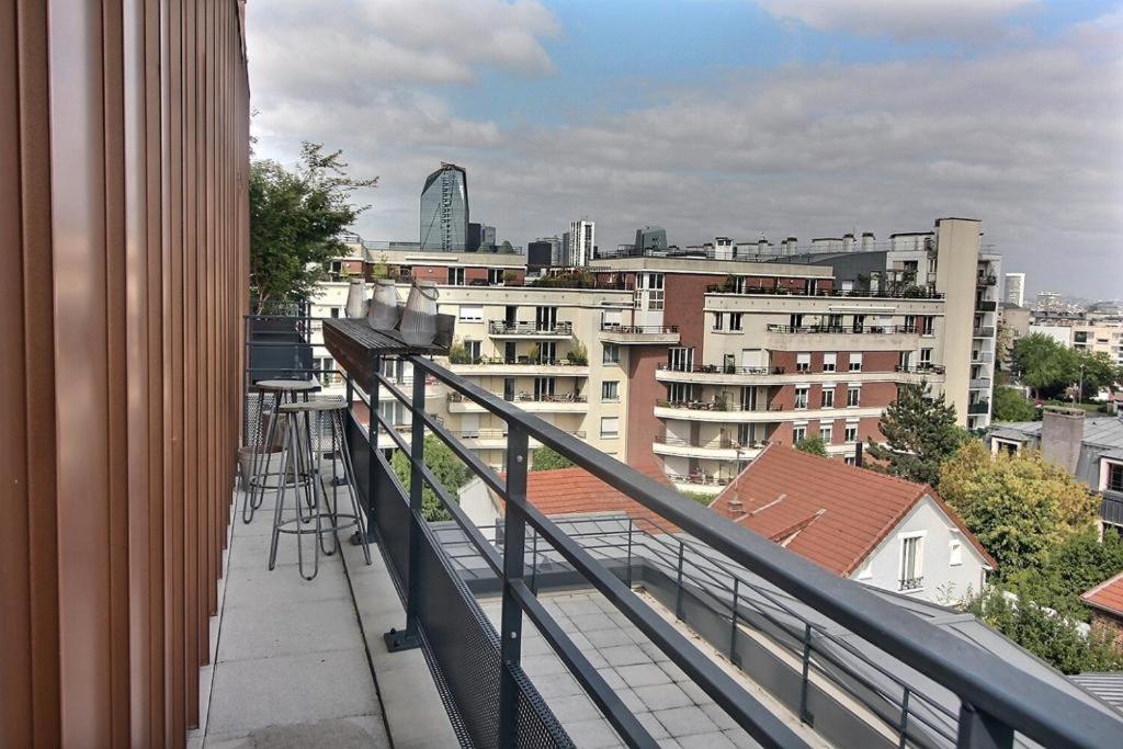 Le Toit Du Montvalerien Suresnes Apartman Kültér fotó