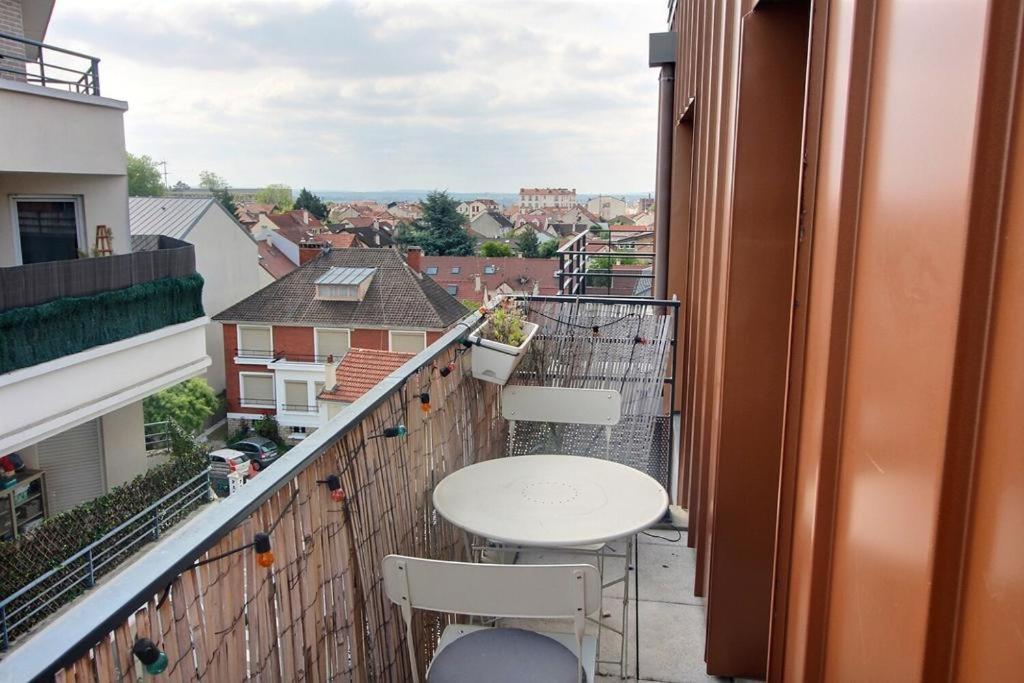 Le Toit Du Montvalerien Suresnes Apartman Kültér fotó